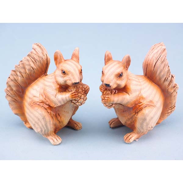 Wood effect squirrel